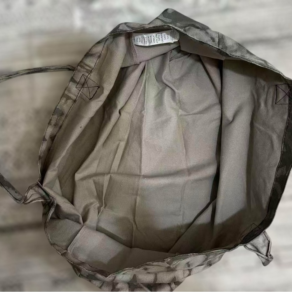 ALO Yoga Abstract Gray Tote - Picture 3 of 3